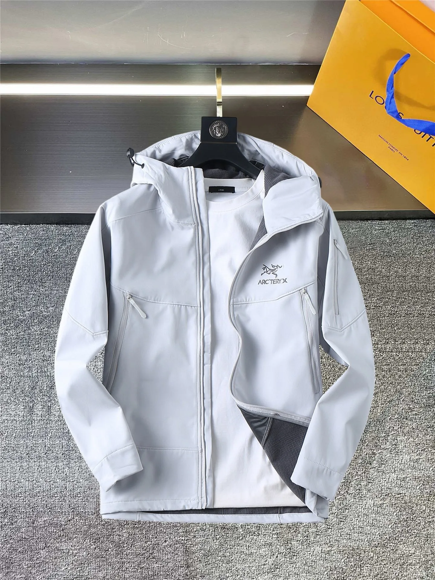 Same Style， ， 2026 New Arrival ，Original Premium Breathable ， ， ， Quality。 ， Sizes：M～3XL